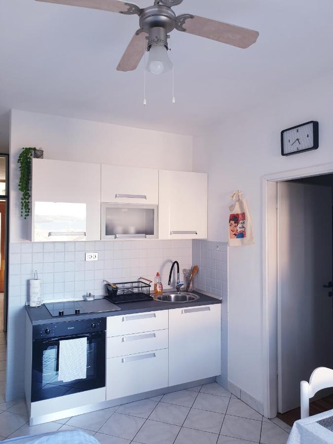 Sali Modern Seaview Apartment Luaran gambar