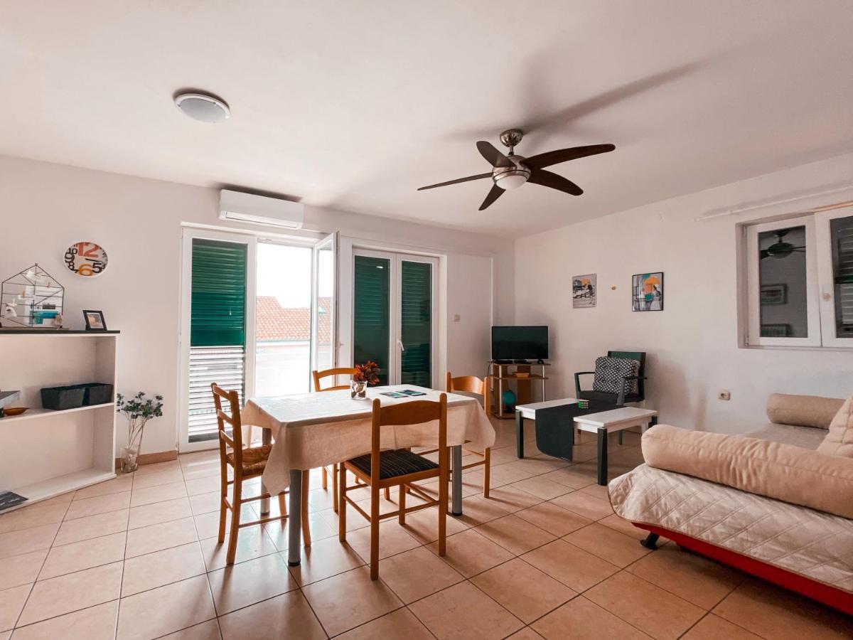 Sali Modern Seaview Apartment Luaran gambar