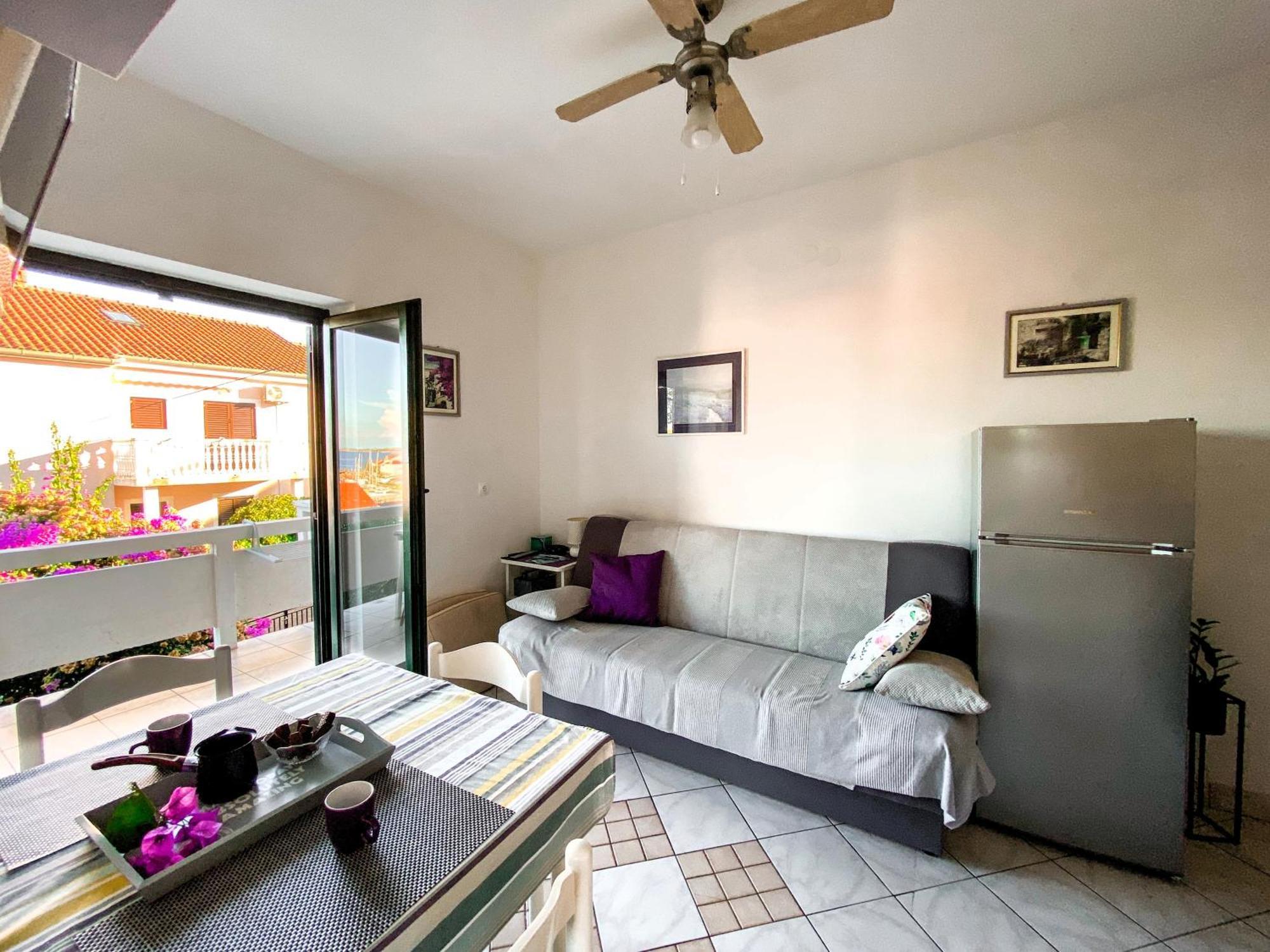 Sali Modern Seaview Apartment Luaran gambar